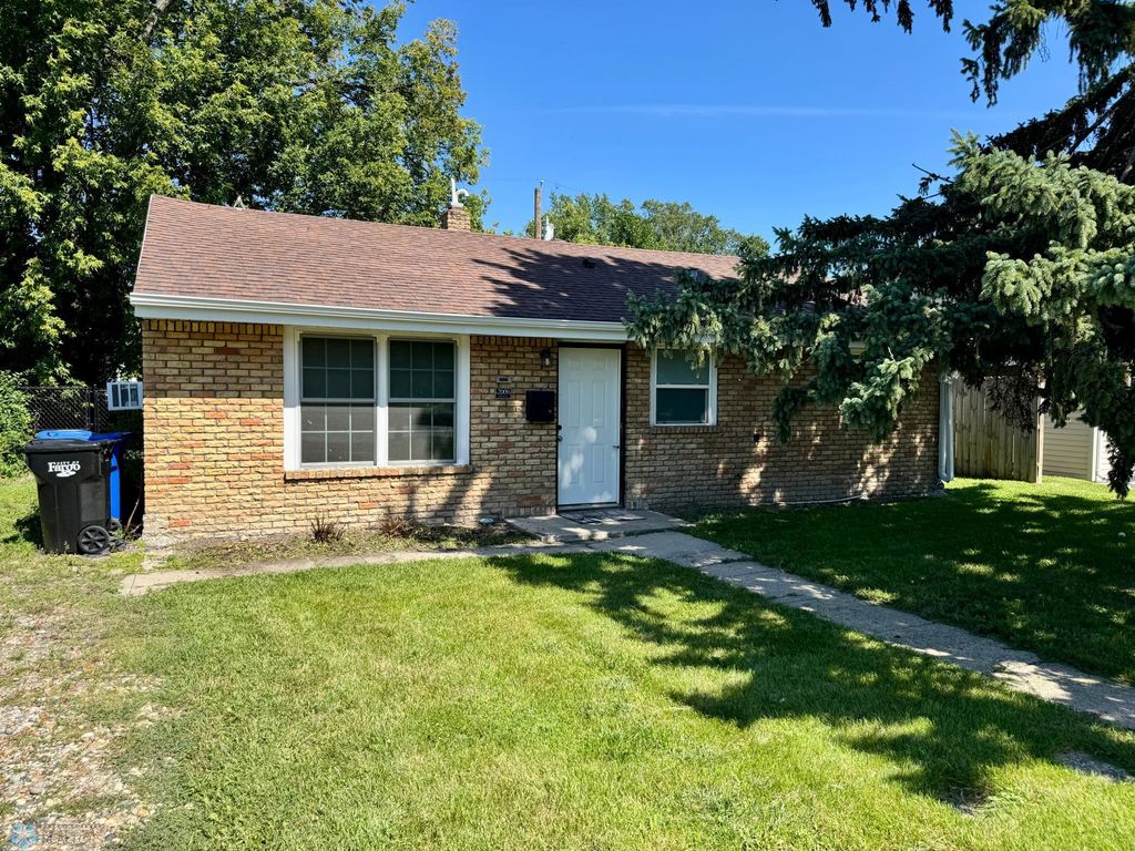 2009 13th Avenue S, Fargo, ND 58103