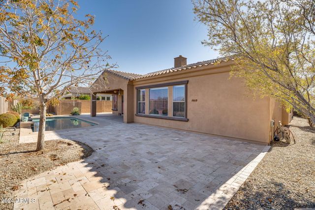 18088 W NARRAMORE Road, Goodyear, AZ 85338