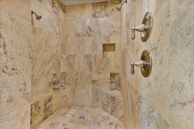 18088 W NARRAMORE Road, Goodyear, AZ 85338