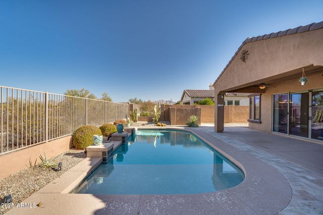 18088 W NARRAMORE Road, Goodyear, AZ 85338