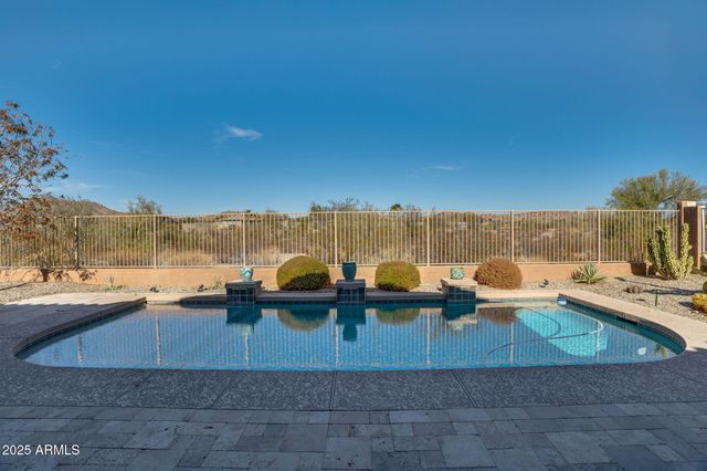 18088 W NARRAMORE Road, Goodyear, AZ 85338