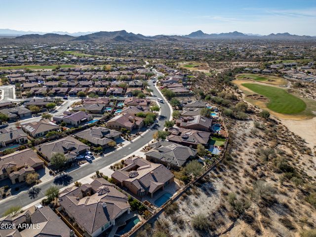 18088 W NARRAMORE Road, Goodyear, AZ 85338