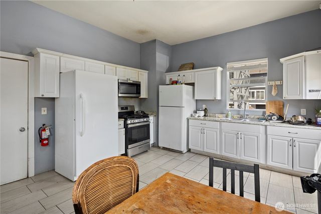 4714 17th Avenue NE, Seattle, WA 98105