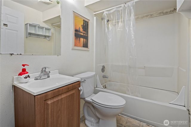 4714 17th Avenue NE, Seattle, WA 98105
