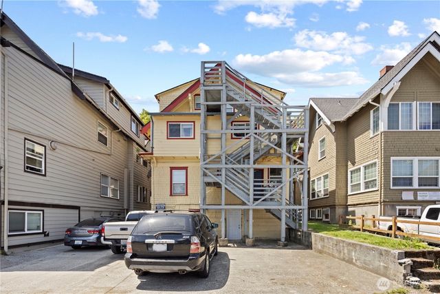 4714 17th Avenue NE, Seattle, WA 98105