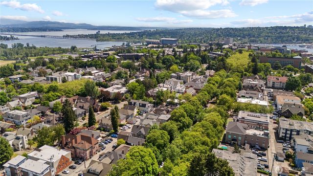 4714 17th Avenue NE, Seattle, WA 98105