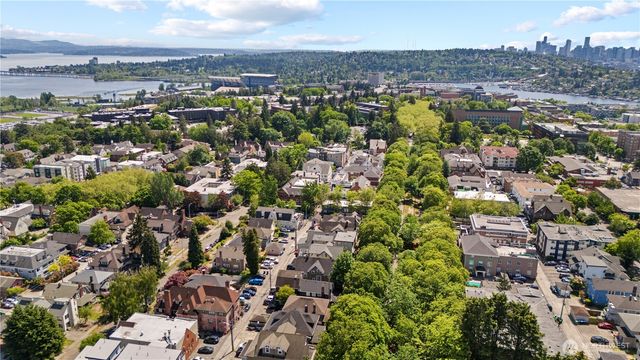 4714 17th Avenue NE, Seattle, WA 98105