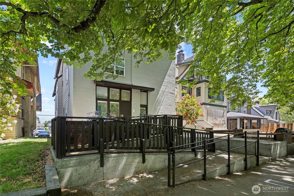 4714 17th Avenue NE, Seattle, WA 98105