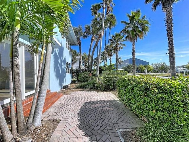 1800 PASS-A-GRILLE WAY 2, St Pete Beach, FL 33706