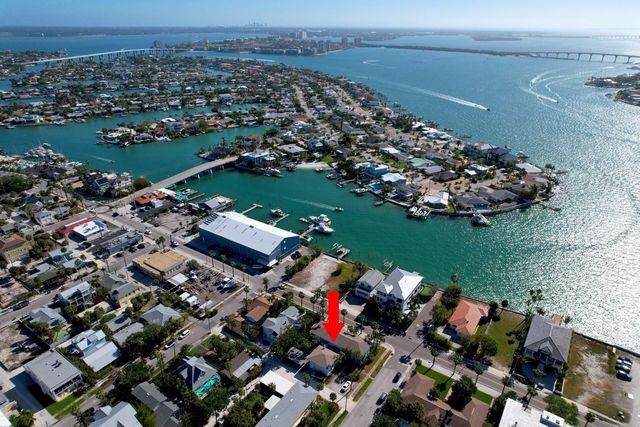 1800 PASS-A-GRILLE WAY 2, St Pete Beach, FL 33706
