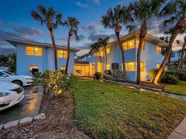 1800 PASS-A-GRILLE WAY 2, St Pete Beach, FL 33706