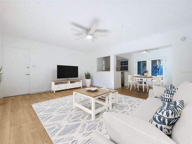 1800 PASS-A-GRILLE WAY 2, St Pete Beach, FL 33706