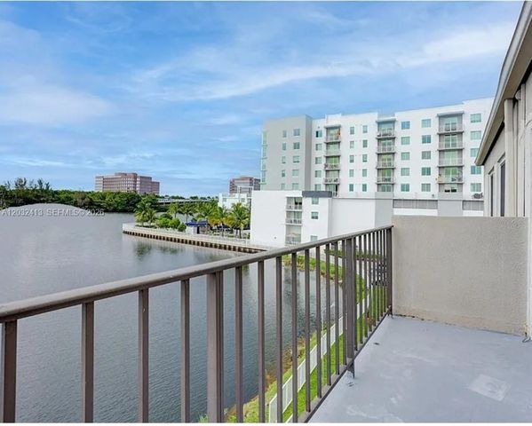 5501 NW 7th Street E408, Miami, FL 33126