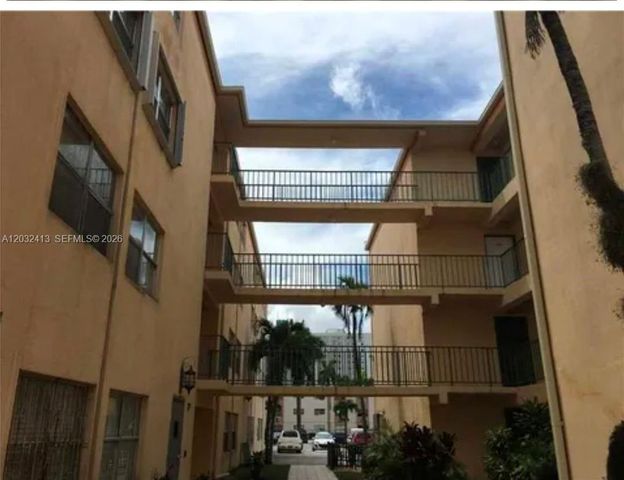5501 NW 7th Street E408, Miami, FL 33126