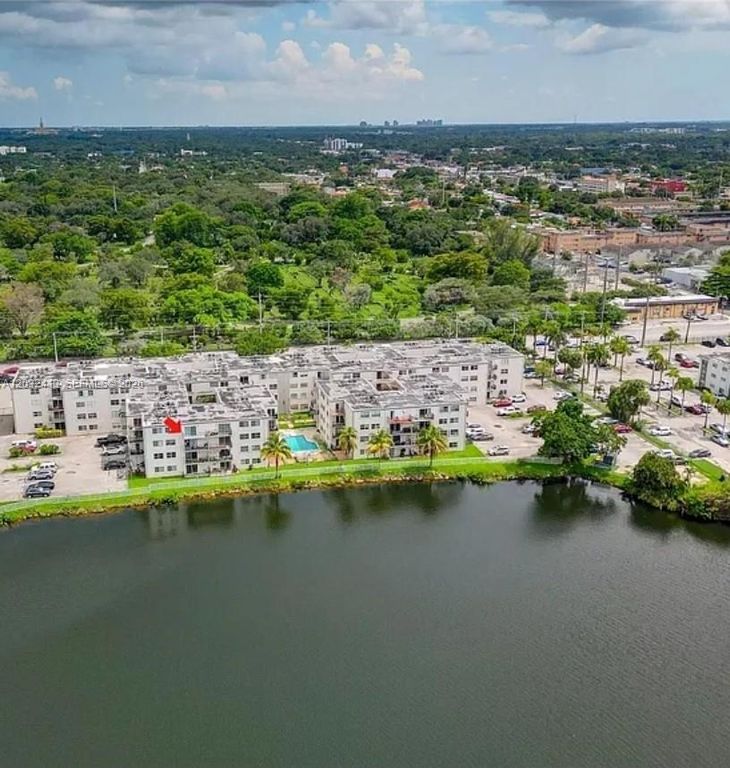 5501 NW 7th Street E408, Miami, FL 33126