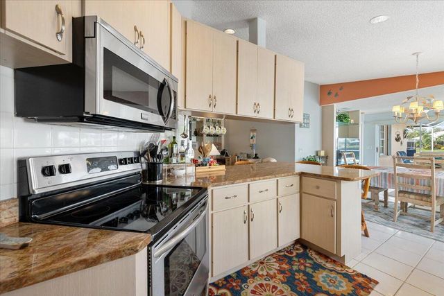 1283 NW Bentley Cir Apt B, Port St Lucie, FL 34986