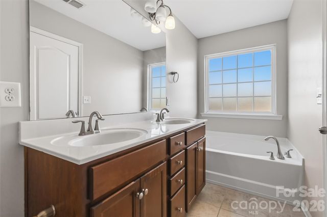 10710 Kemptown Square Square S, Mint Hill, NC 28227