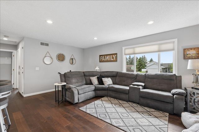 14390 Exley Lane, Apple Valley, MN 55124