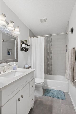 14390 Exley Lane, Apple Valley, MN 55124