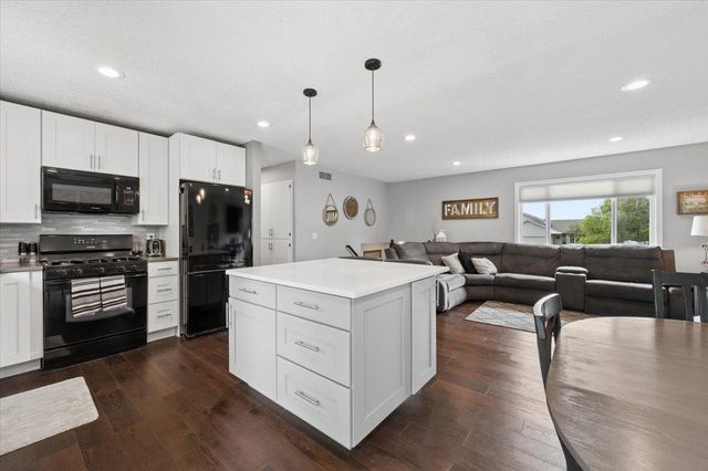 14390 Exley Lane, Apple Valley, MN 55124