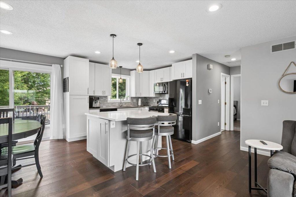 14390 Exley Lane, Apple Valley, MN 55124