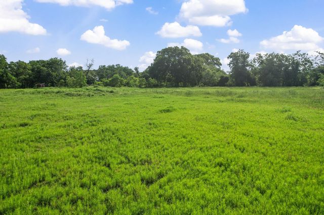 1166 County Road 676, Dayton, TX 77535