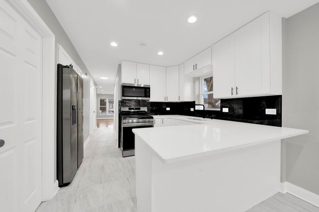 6458 S Claremont Avenue, Chicago, IL 60636