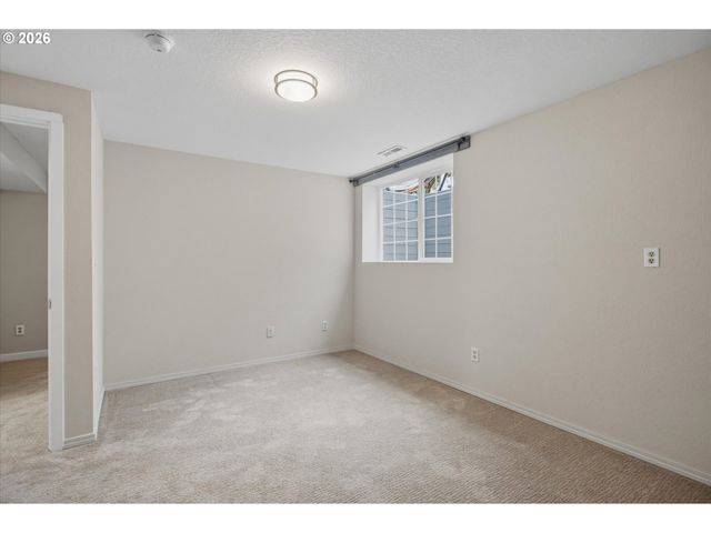 1517 N LOCUST St, Canby, OR 97013