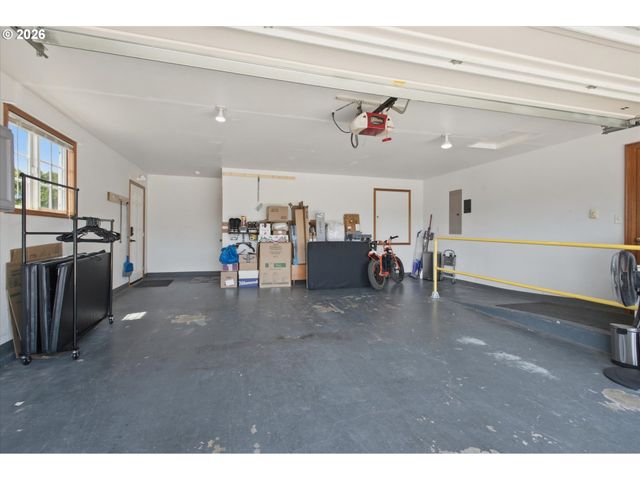 1517 N LOCUST St, Canby, OR 97013