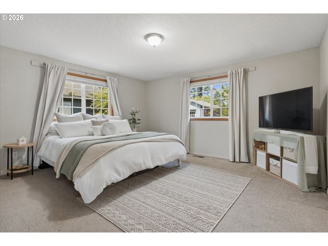 1517 N LOCUST St, Canby, OR 97013