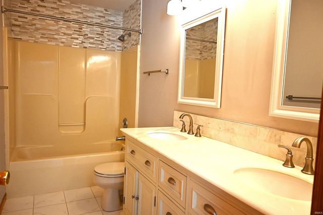 5630 Cutters Creek, Fort Wayne, IN 46835