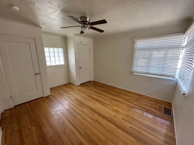 1003 Carlisle Boulevard SE, Albuquerque, NM 87106