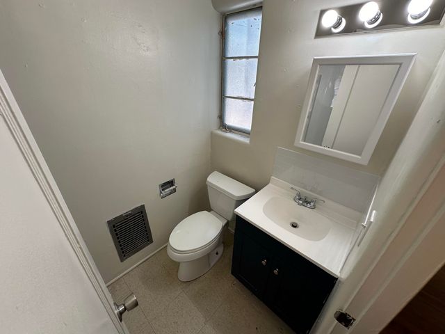 1003 Carlisle Boulevard SE, Albuquerque, NM 87106