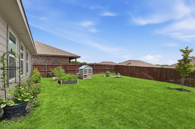 9200 Desertrock Road, Fort Worth, TX 76131