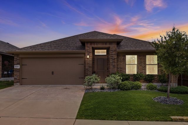 9200 Desertrock Road, Fort Worth, TX 76131