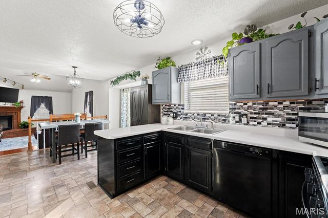 1 Larkspur Drive, New Baden, IL 62265