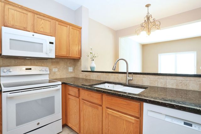 301 BAY Drive, Itasca, IL 60143