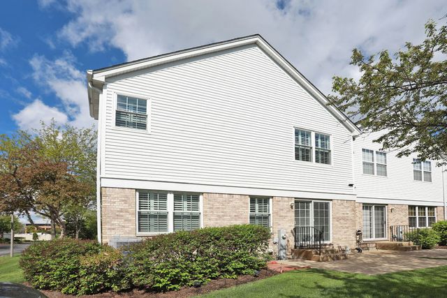 301 BAY Drive, Itasca, IL 60143