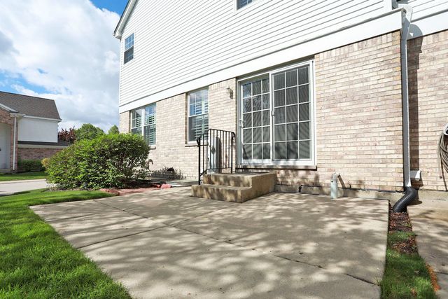 301 BAY Drive, Itasca, IL 60143