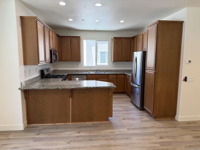 391 Connecticut, El Cajon, CA 92020