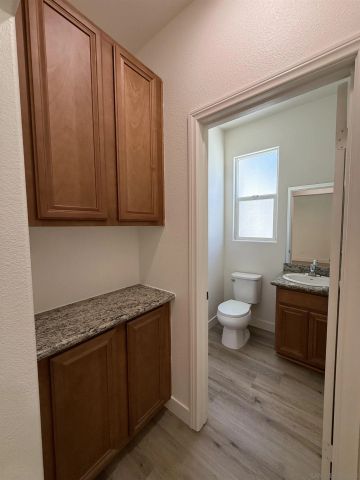 391 Connecticut, El Cajon, CA 92020