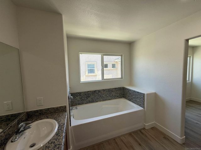 391 Connecticut, El Cajon, CA 92020