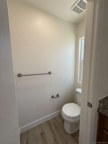 391 Connecticut, El Cajon, CA 92020