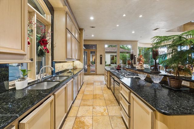 2 Lacewood Lane, Piney Point Village, TX 77024