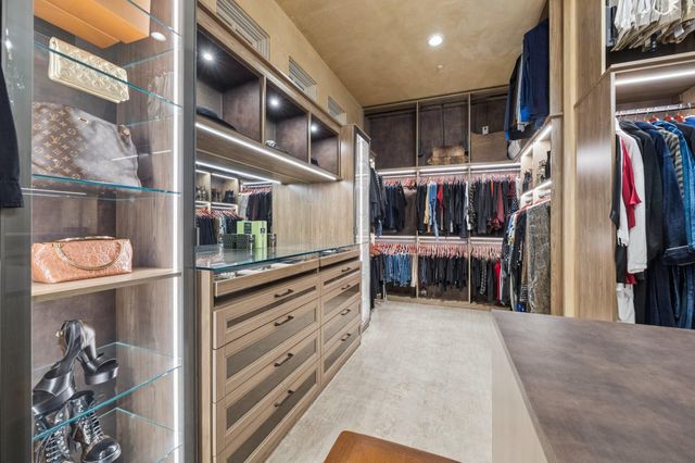 2 Lacewood Lane, Piney Point Village, TX 77024