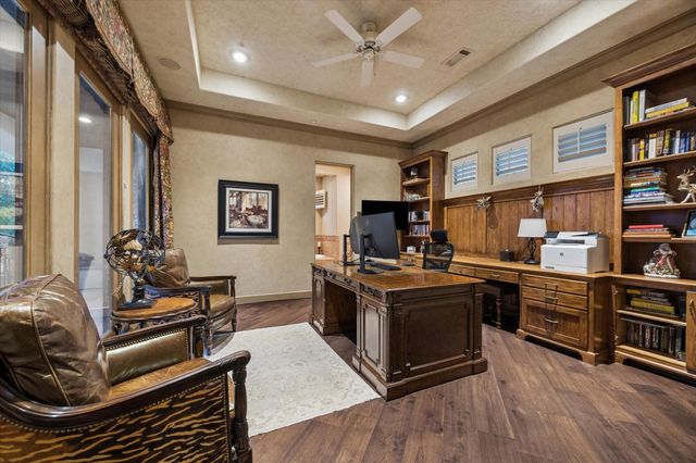 2 Lacewood Lane, Piney Point Village, TX 77024