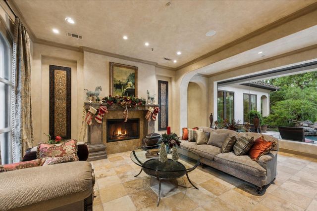2 Lacewood Lane, Piney Point Village, TX 77024