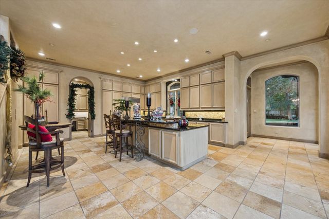 2 Lacewood Lane, Piney Point Village, TX 77024