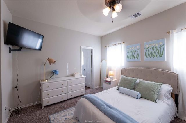 1133 Oney Hervey, College Station, TX 77840