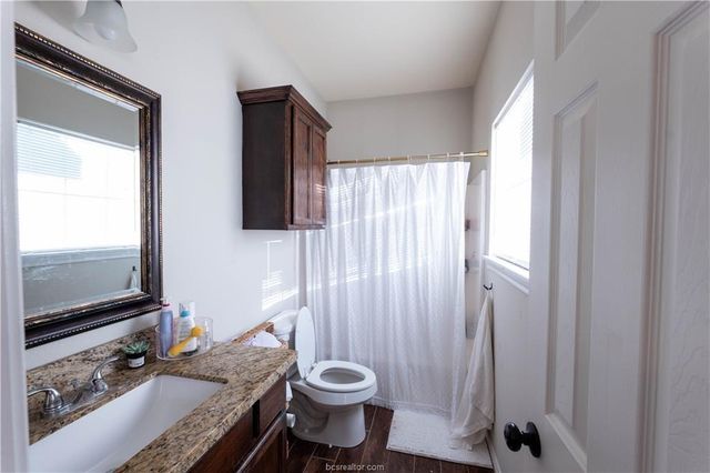 1133 Oney Hervey, College Station, TX 77840